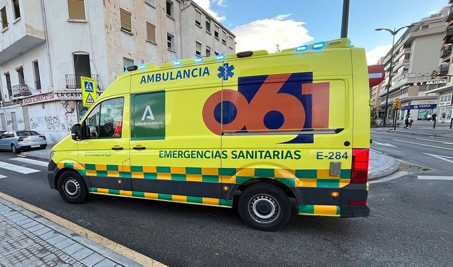 Cortada la A-7 en sentido Cádiz tras un accidente entre un coche y una moto a la altura de Fuengirola