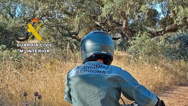 Dos investigados tras localizar cinco caballos muertos en una finca en Álora