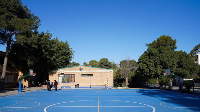 El Ayuntamiento de Málaga remodela la pista deportiva del CEIP Ciudad de Jaén en Churriana