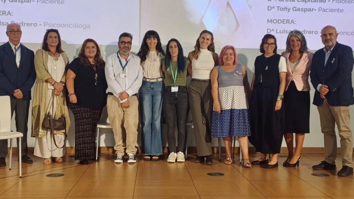 El Hospital Vithas Xanit Internacional y la AECC de Benalmádena abordan la vida después del cáncer de mama