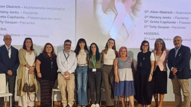 El Hospital Vithas Xanit Internacional y la AECC de Benalmádena abordan la vida después del cáncer de mama