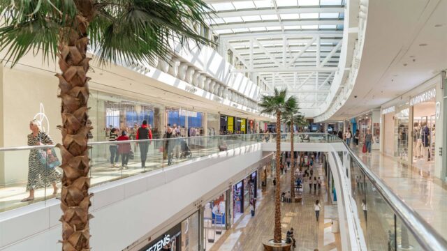 El centro comercial Miramar de Fuengirola bate récord histórico de afluencias durante la temporada estival