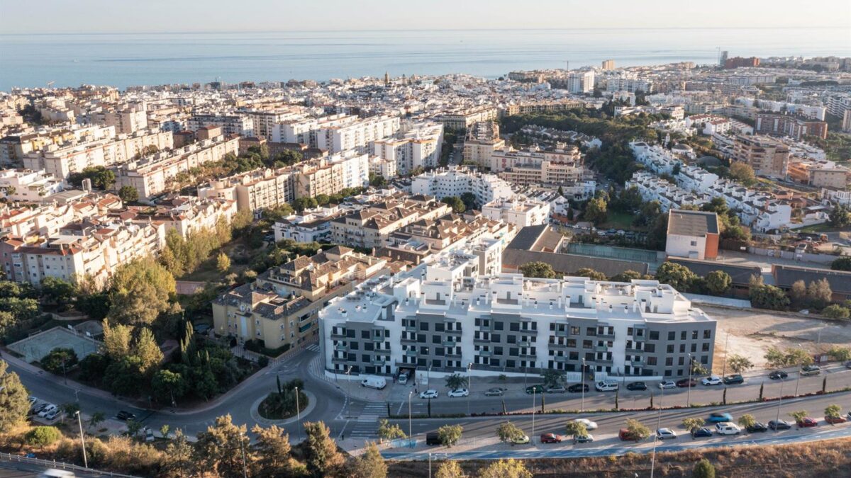 Estepona adjudica dos parcelas municipales para construir 199 viviendas de protección oficial