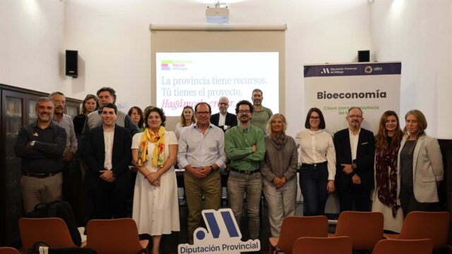 La Diputación muestra en Antequera nuevas oportunidades de negocio a partir de los residuos del olivar