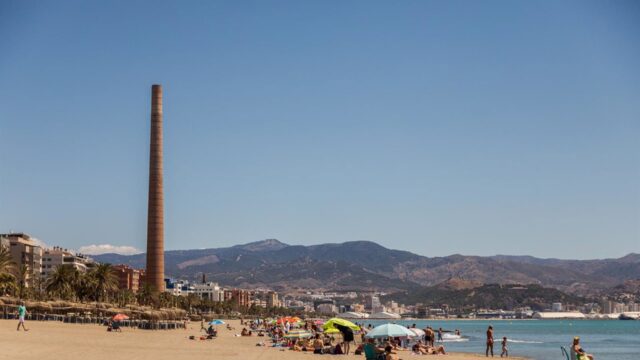 Málaga abre al baño las playas de Misericordia, Sacaba y Campo de Golf tras informe favorable de la Junta