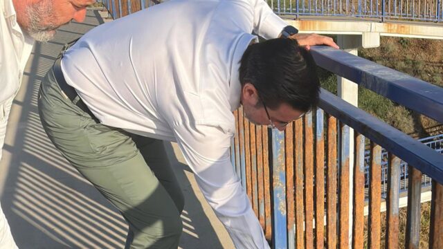 Mijas solicita al Gobierno el arreglo de las pasarelas peatonales de la A-7 por "la falta de seguridad"