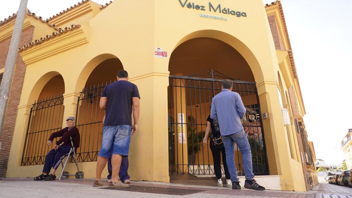 Salen de la UCI dos de los heridos tras desplomarse un ascensor en una residencia de Vélez-Málaga