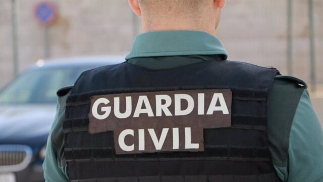Tres detenidos por robar las pantallas de los navegadores de un helicóptero destinado al Plan Infoca