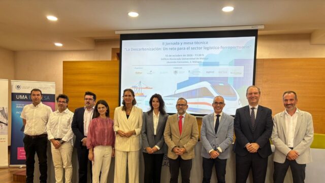 Una jornada aborda los retos de la descarbonización del sector logístico ferroportuario en Málaga